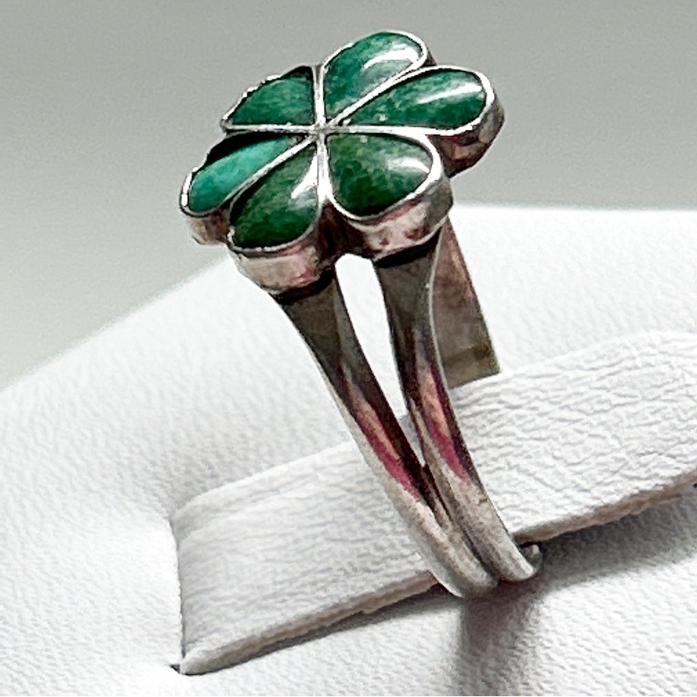 Vintage Southwestern Green Turquoise Flower Sterling Silver Ring - Picture 4 of 12